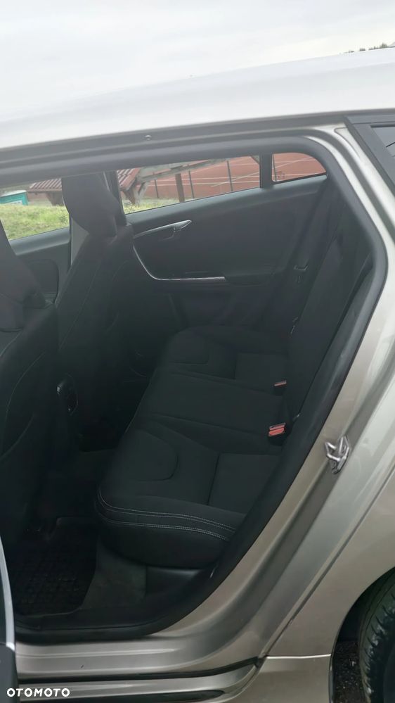 Volvo V60 D2 Momentum - 15