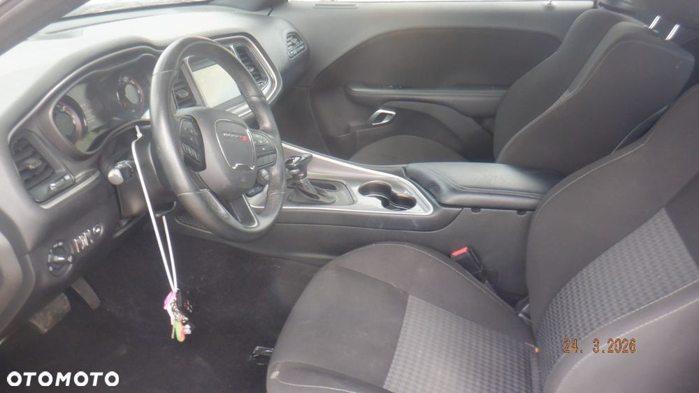 Dodge Challenger - 7