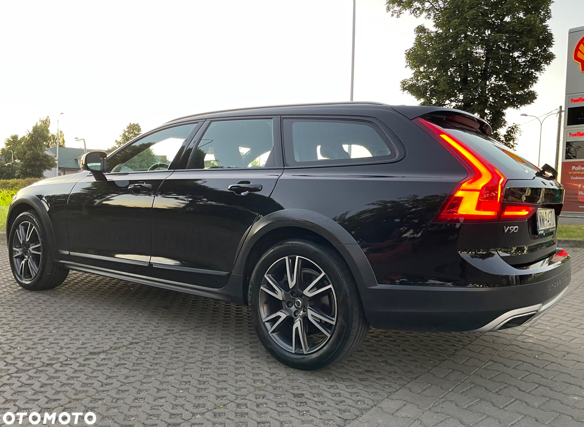 Volvo V90 D5 AWD Momentum Pro - 11
