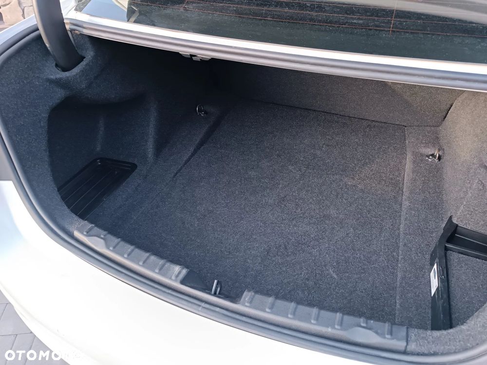 BMW Seria 3 320i xDrive - 6