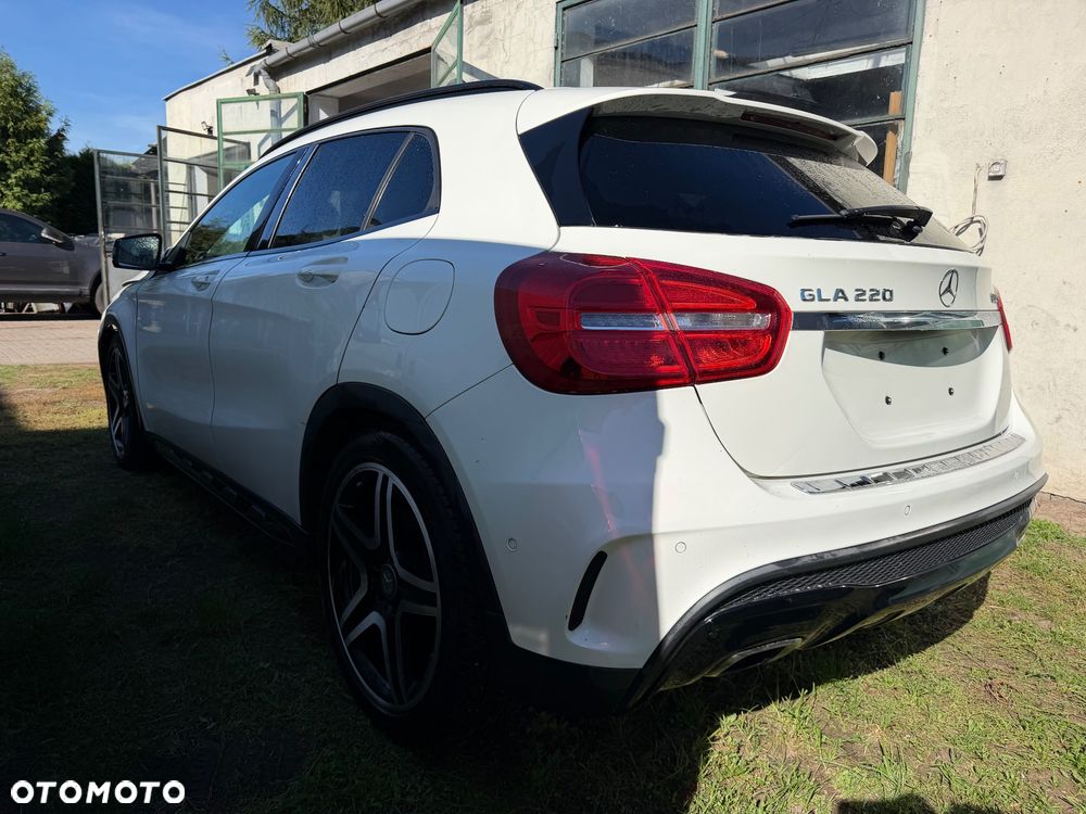 Mercedes-Benz GLA 220 CDI 7G-DCT AMG Line - 10