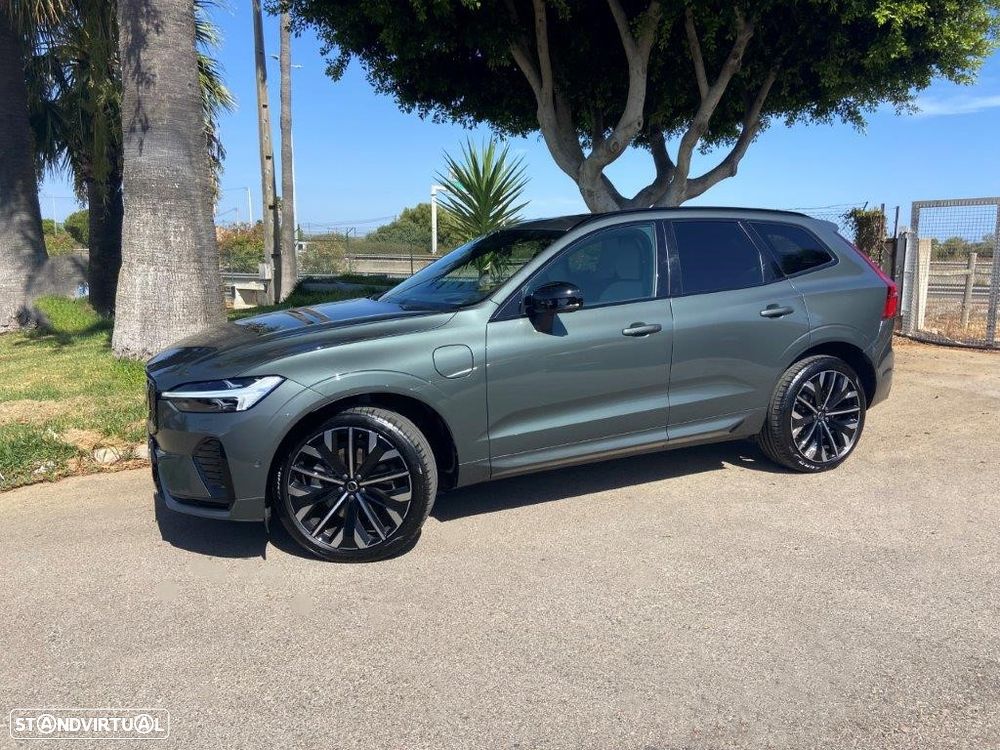 Volvo XC 60 2.0 T6 PHEV Plus Dark - 31