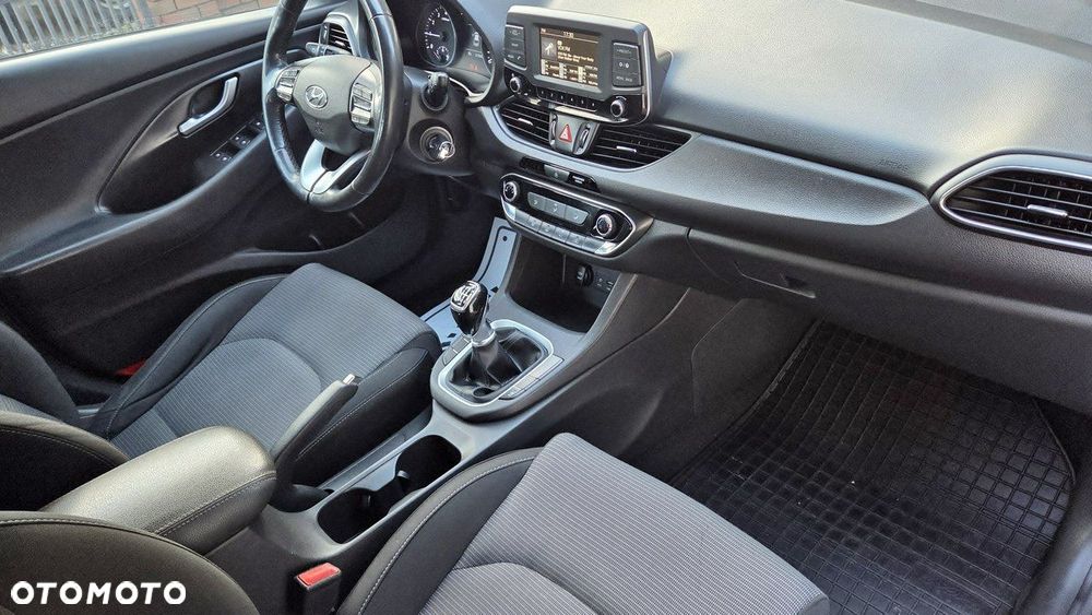 Hyundai i30 1.4 Classic + - 27