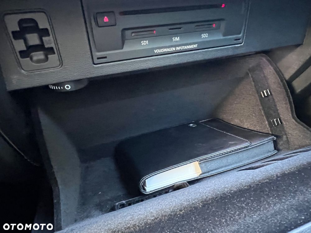 Volkswagen Passat - 36