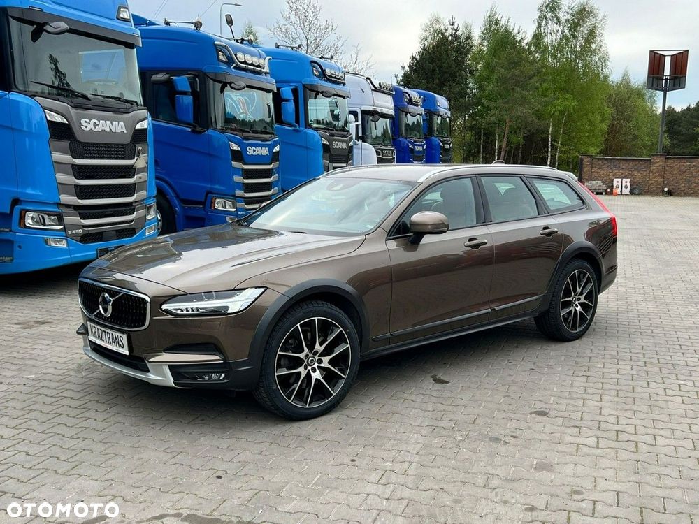 Volvo V90 D4 AWD Momentum Pro - 2
