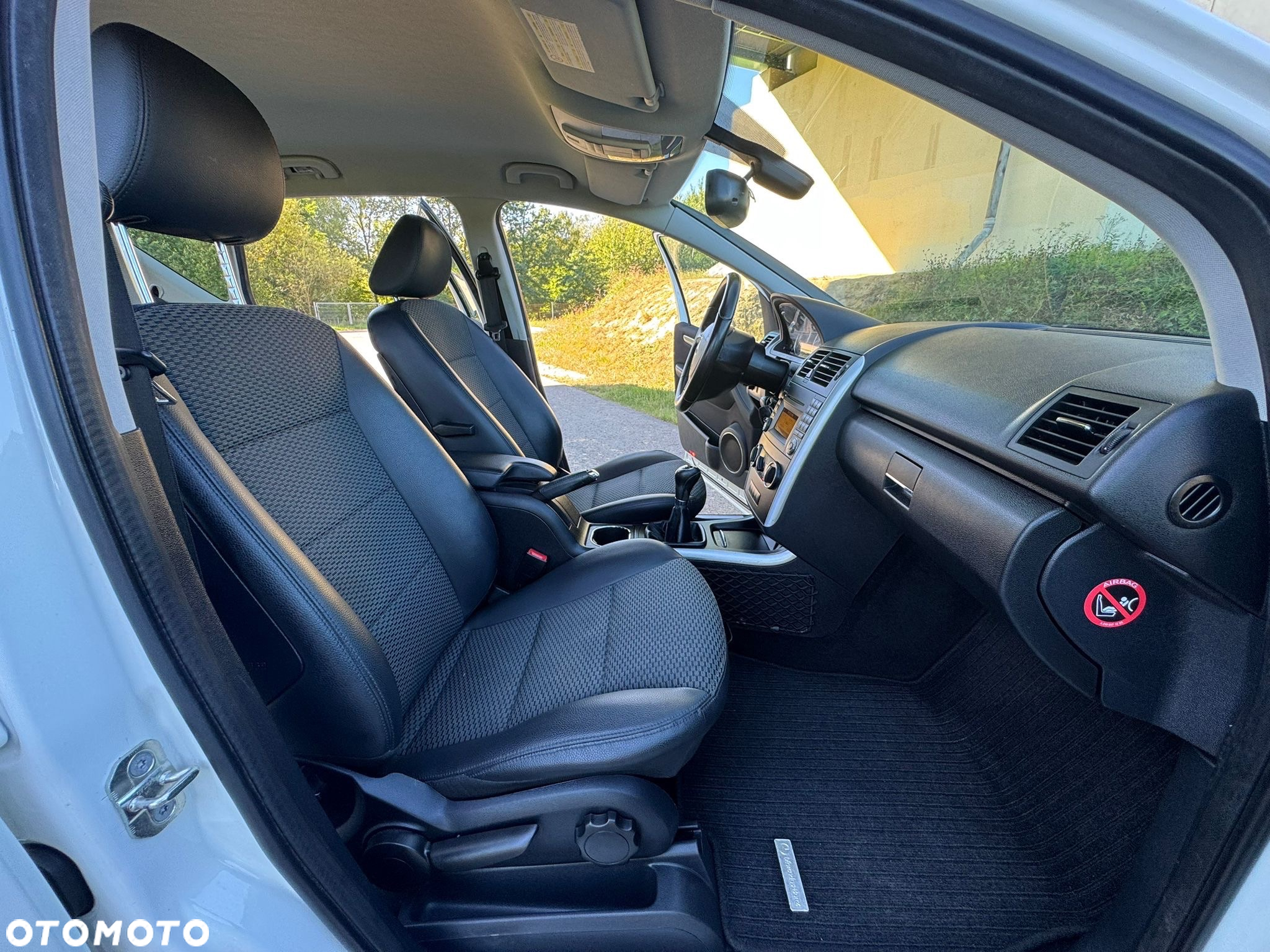 Mercedes-Benz Klasa A 160 BlueEFFICIENCY Special Edition - 24