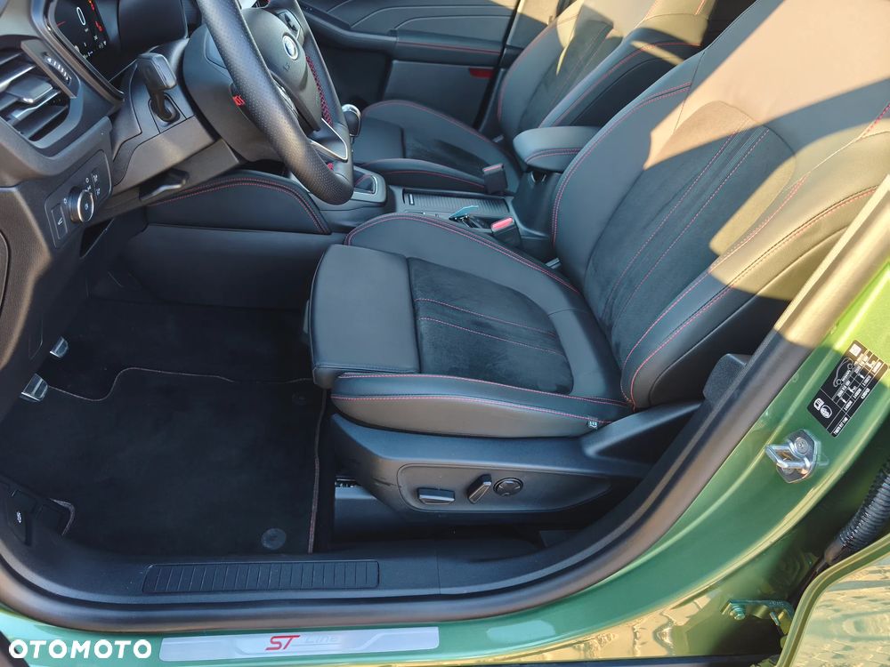 Ford Kuga 1.5 EcoBoost FWD ST-Line X - 17