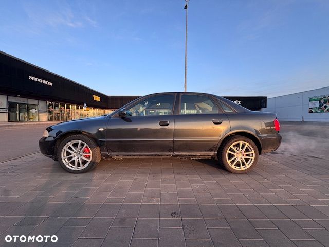 Audi A4 Limousine - 5