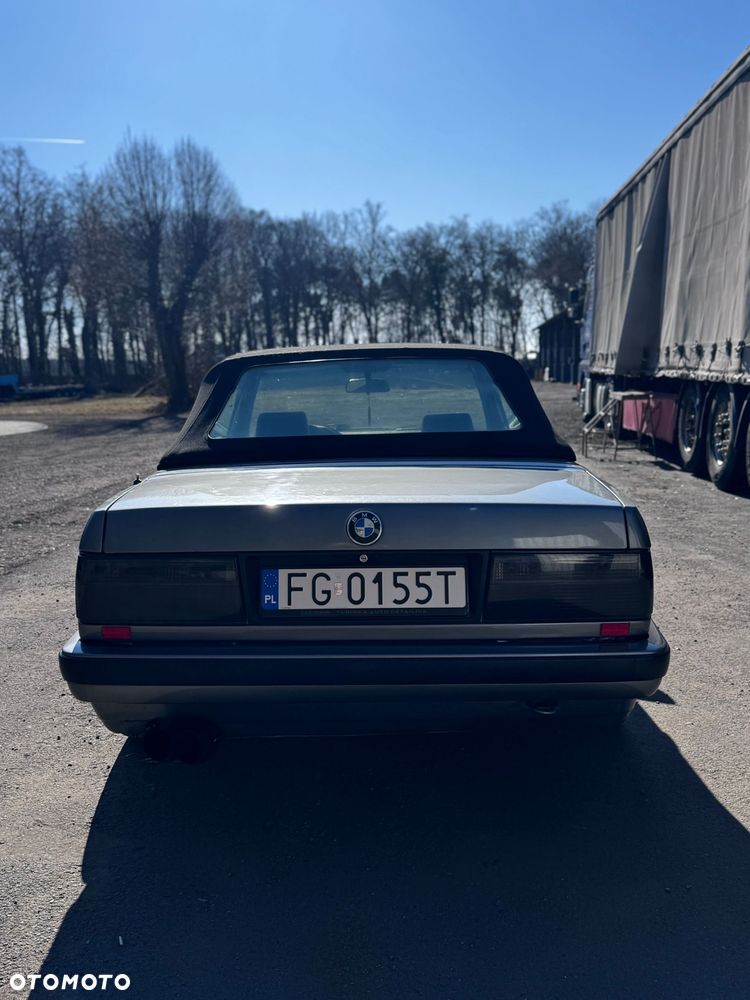 BMW Seria 3 325i - 5