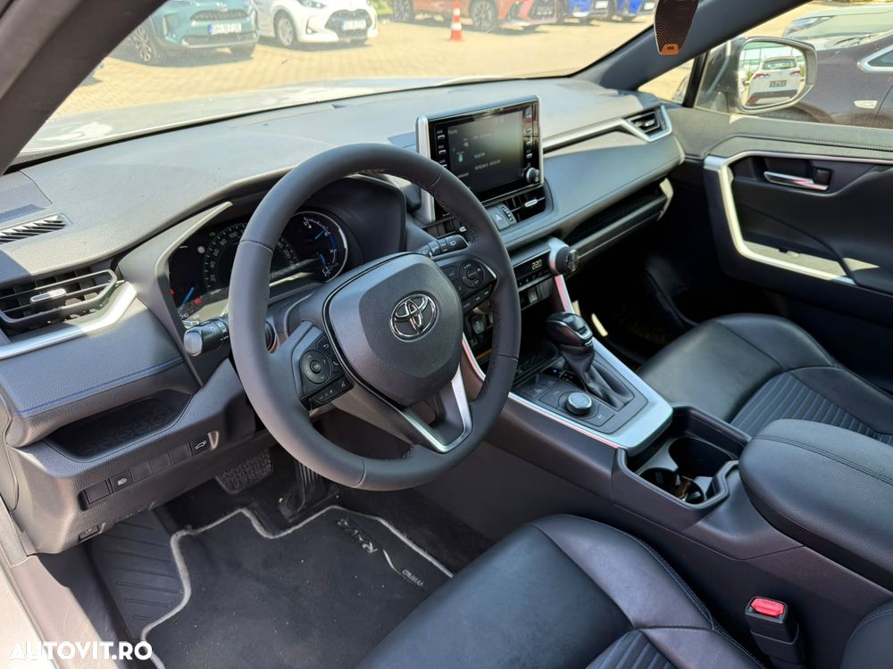 Toyota RAV4 - 11