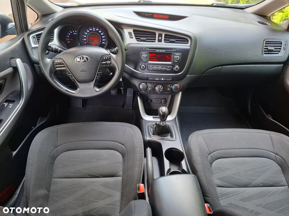 Kia Ceed 1.6 CRDi 128 Vision - 11