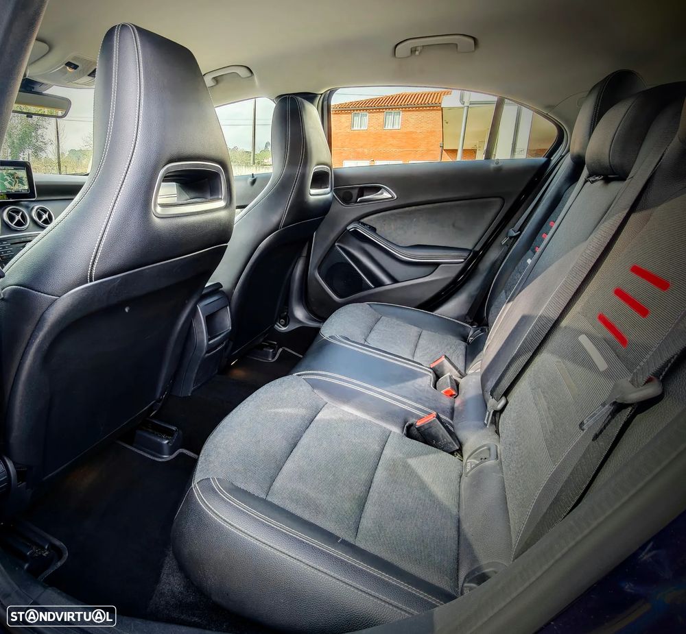 Mercedes-Benz A 180 d 7G-DCT AMG Line - 18