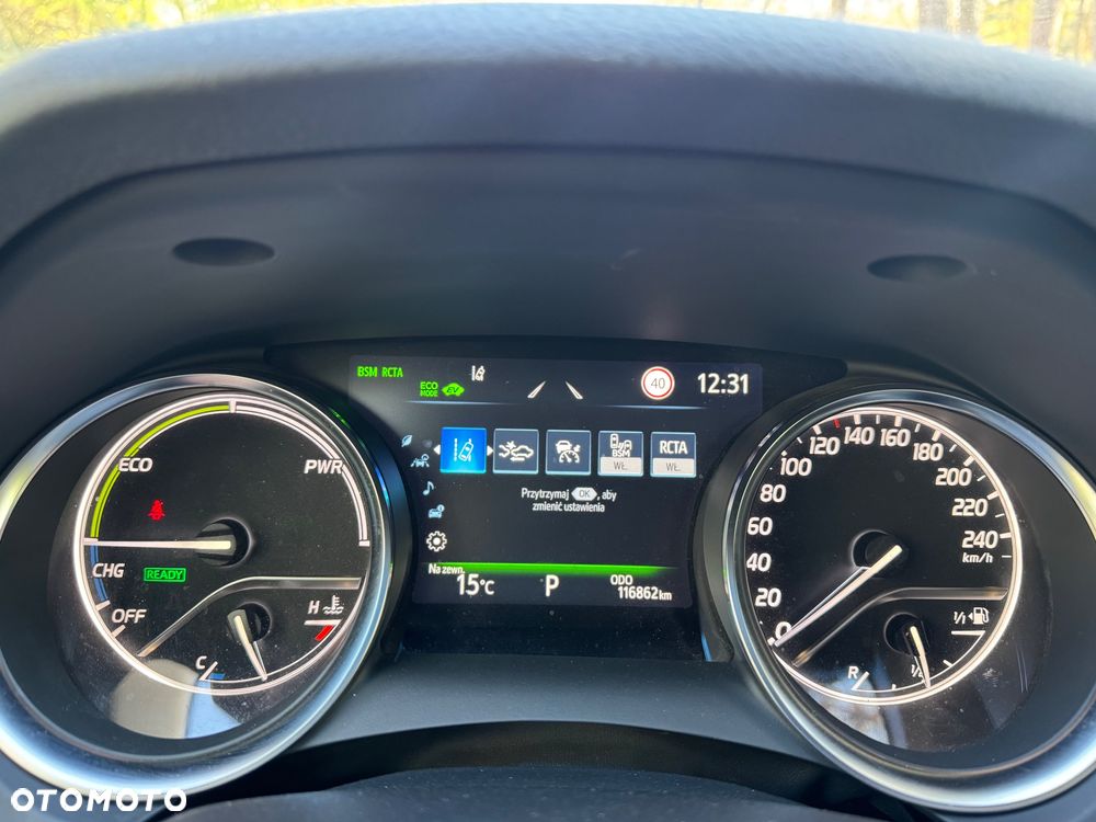 Toyota Camry 2.5 Hybrid Executive CVT - 23