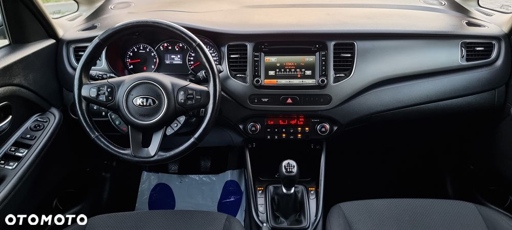 Kia Carens 1.6 GDI Dream Team Edition - 17