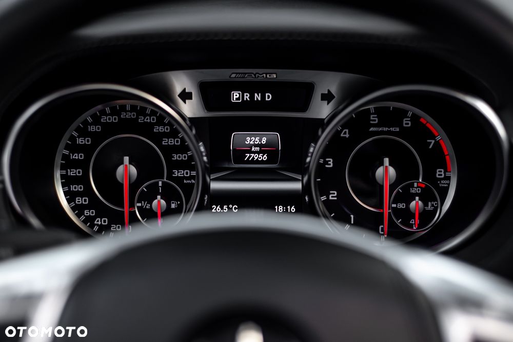 Mercedes-Benz SL 63 AMG AMG Speedshift MCT 7-Gang Sportgetriebe AMG Performance Package - 13