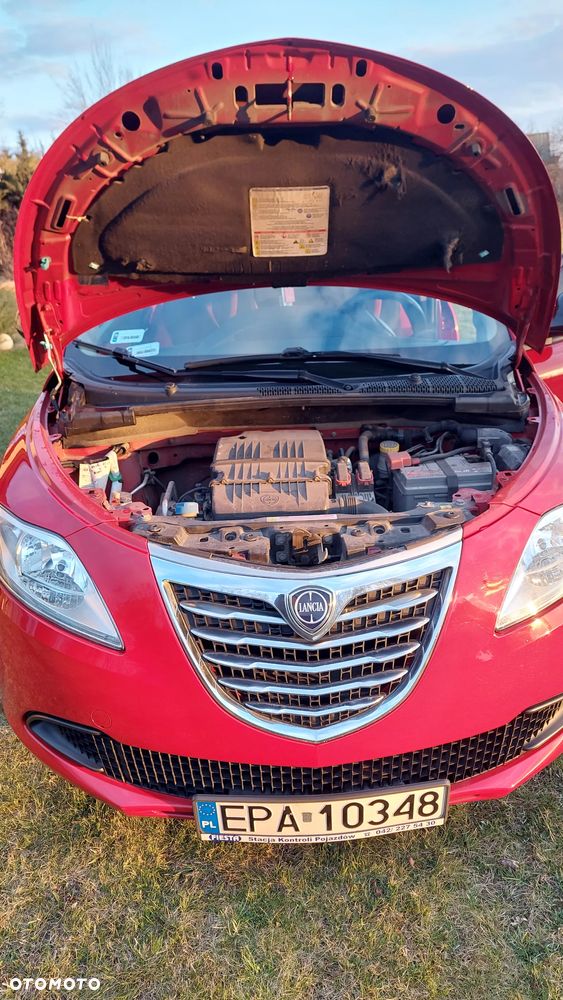 Lancia Ypsilon 1.2 8V Silver - 19