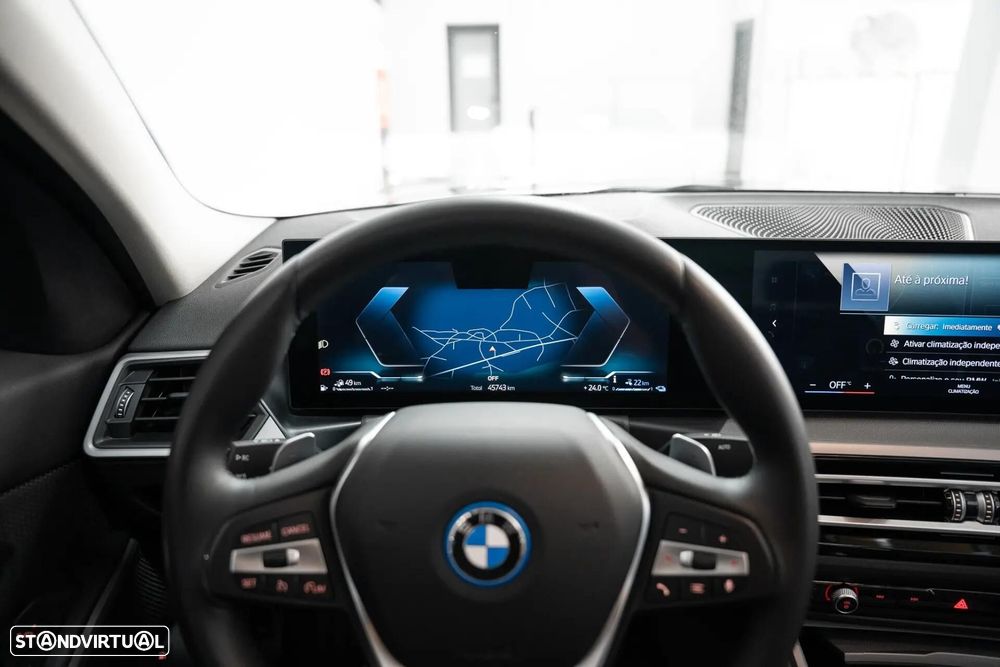 BMW 320 e Auto - 11