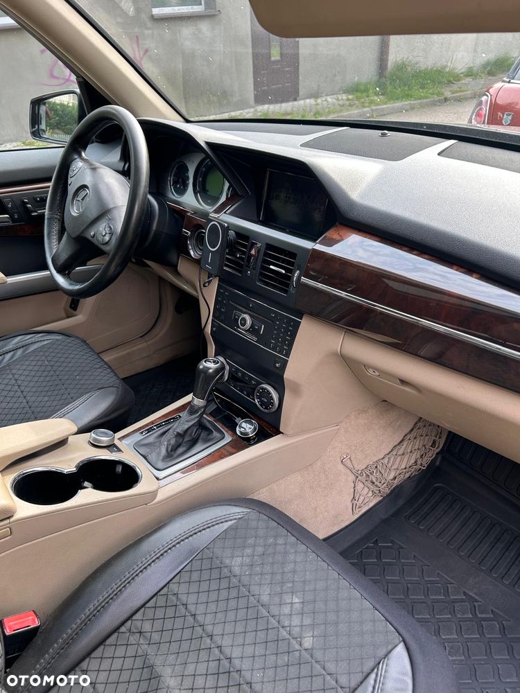 Mercedes-Benz GLK 350 4-Matic - 11