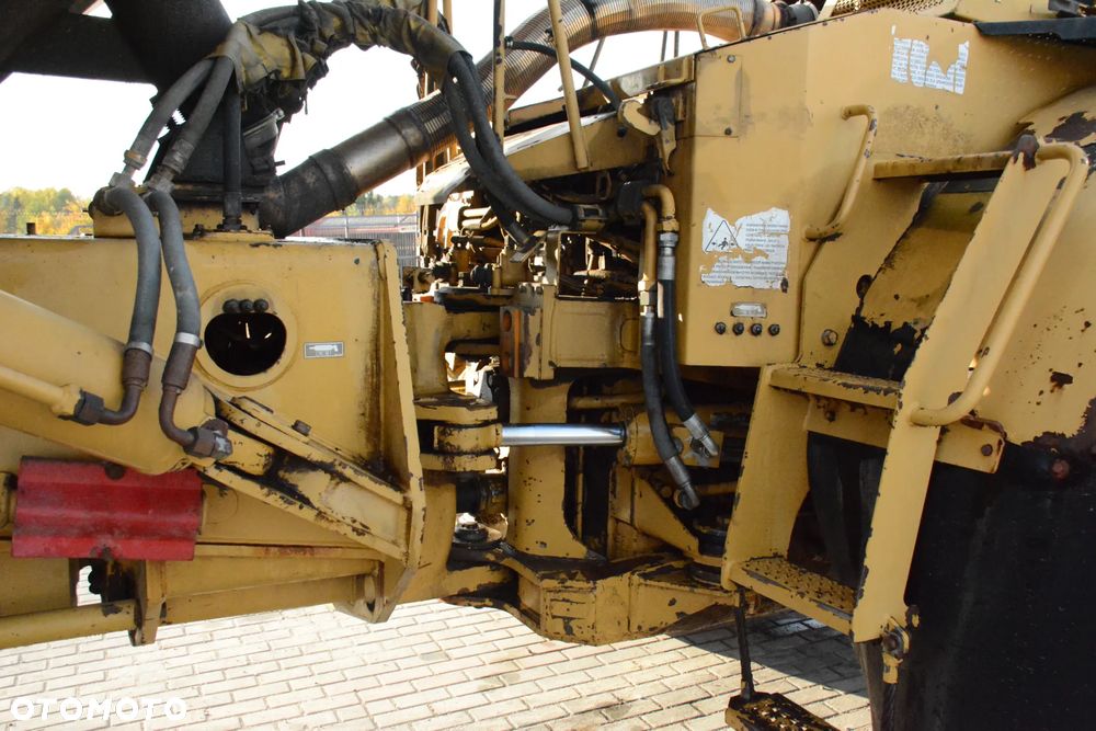 Caterpillar D400E / 1998r / 24190h / Opony 95% / Grzana paka - 12