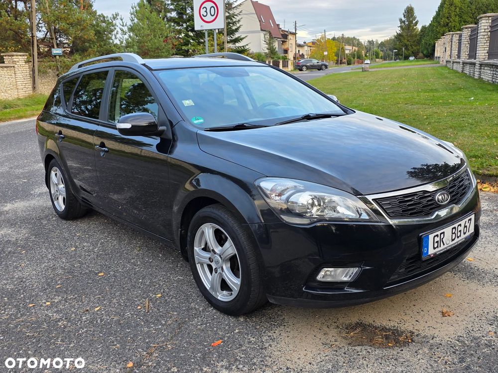 Kia Ceed 2011 photo 2
