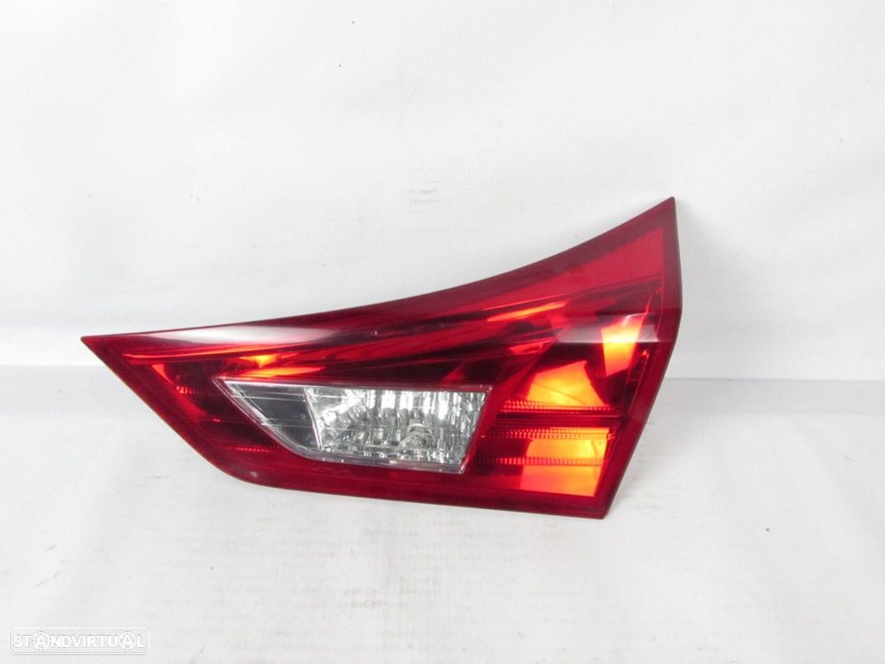 Farolim da mala Direito Seminovo/ Original TOYOTA AURIS (_E18_) 8158102460 - 1
