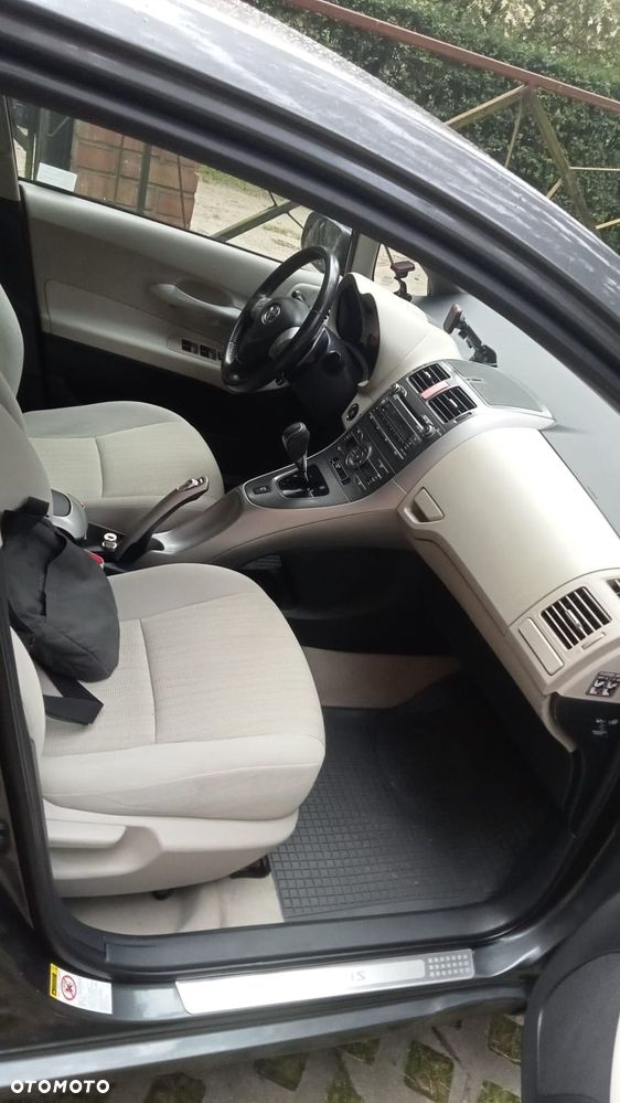 Toyota Auris - 4
