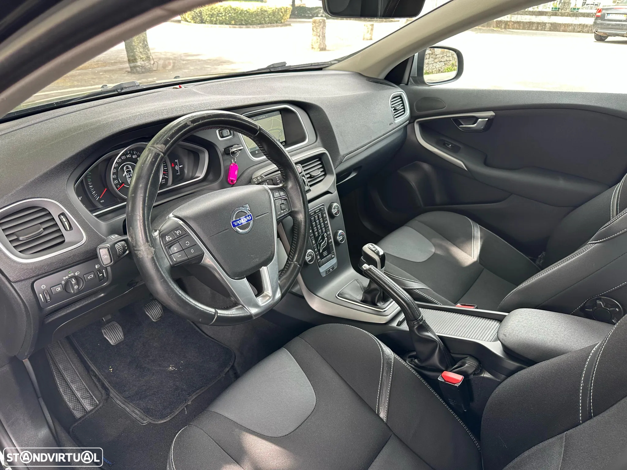 Volvo V40 2.0 D2 Momentum Eco - 8