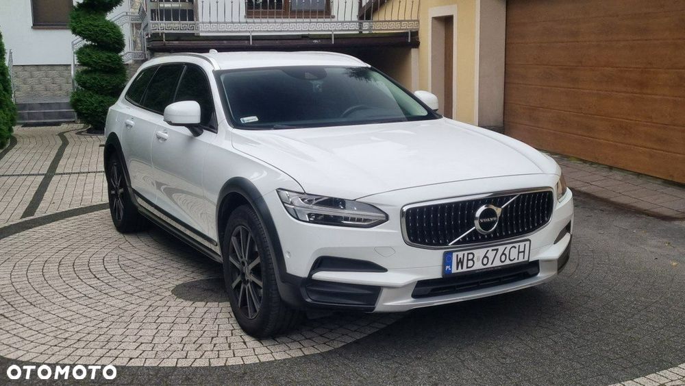 Volvo V90 Cross Country - 11