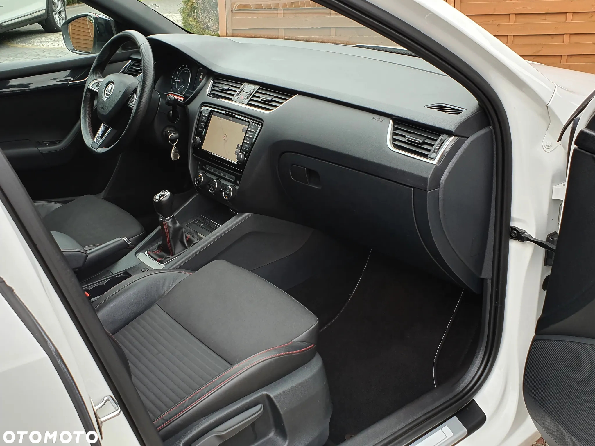 Skoda Octavia Combi 2.0 TDI RS - 18