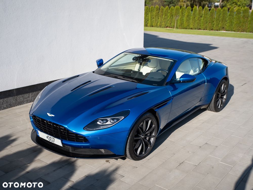 Aston Martin DB11 V12 AMR - 1