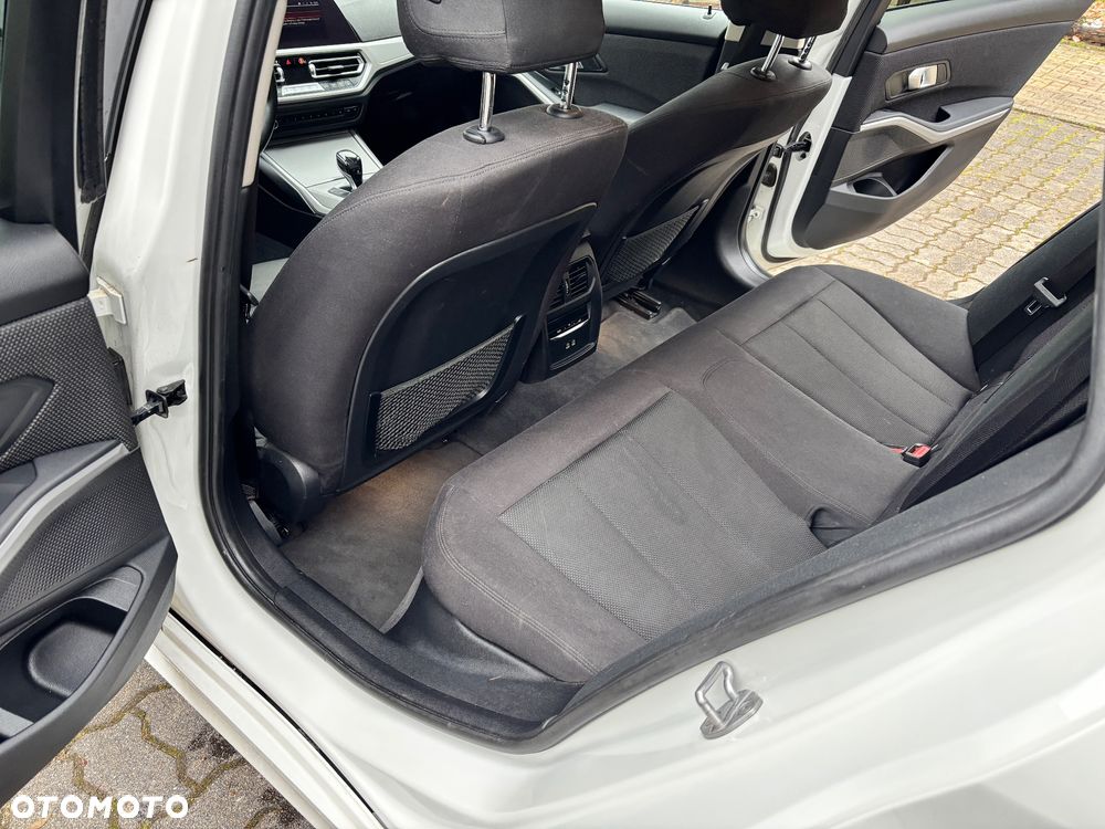 BMW Seria 3 320d Advantage - 21