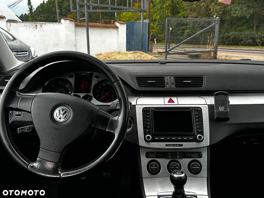 Volkswagen Passat 2.0 TDI Individual - 15
