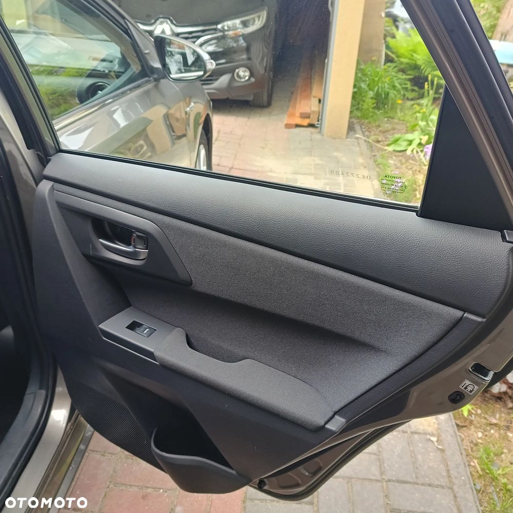 Toyota Auris 1.8 HSD Luna - 18