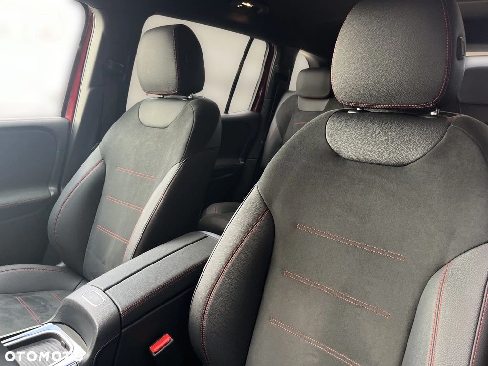 Mercedes-Benz EQB - 11