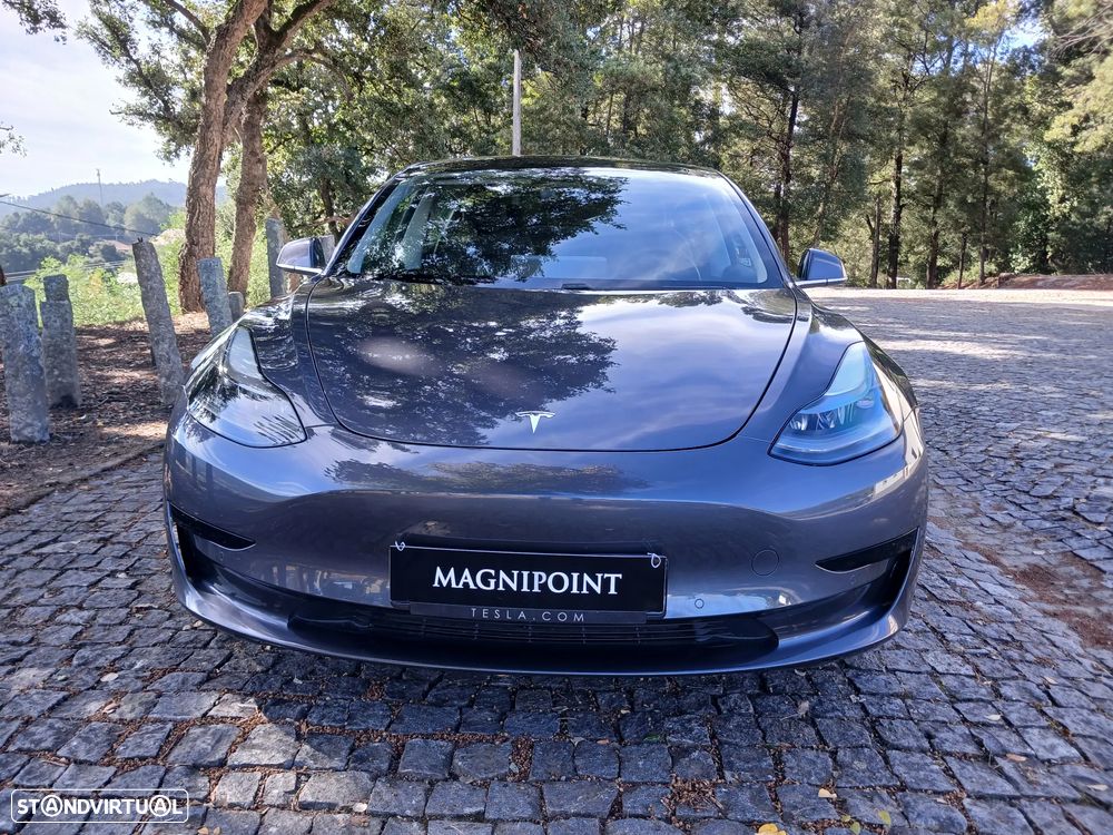 Tesla Model 3 - 4