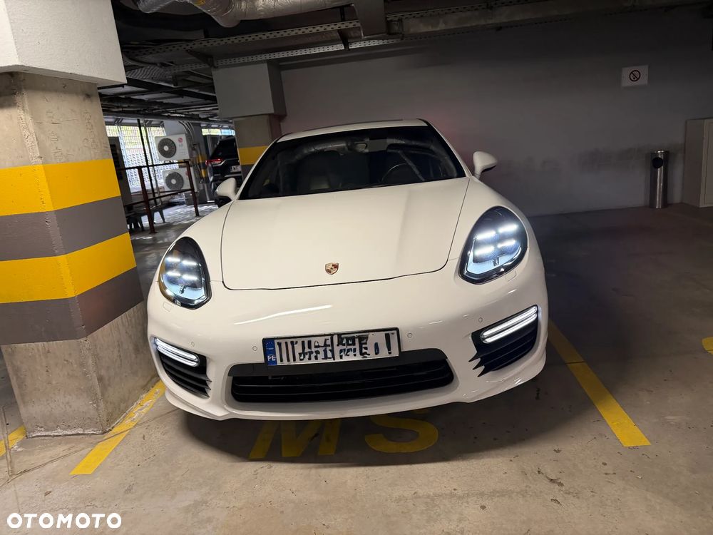 Porsche Panamera GTS PDK - 2