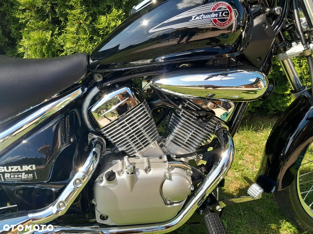 Suzuki Intruder - 38