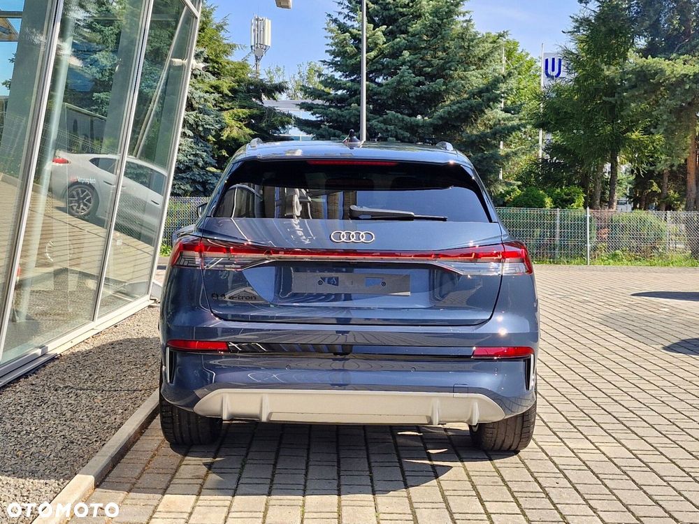Audi Q4 e-tron - 11
