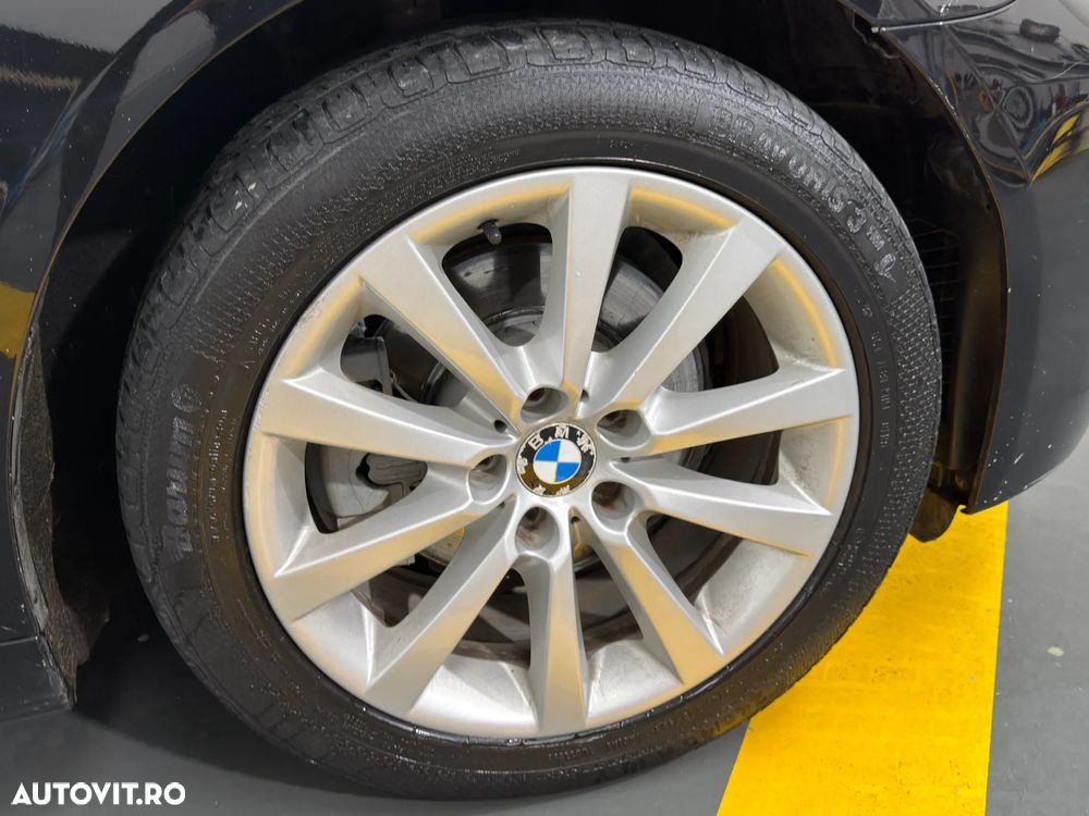 BMW Seria 5 520d Aut. - 28