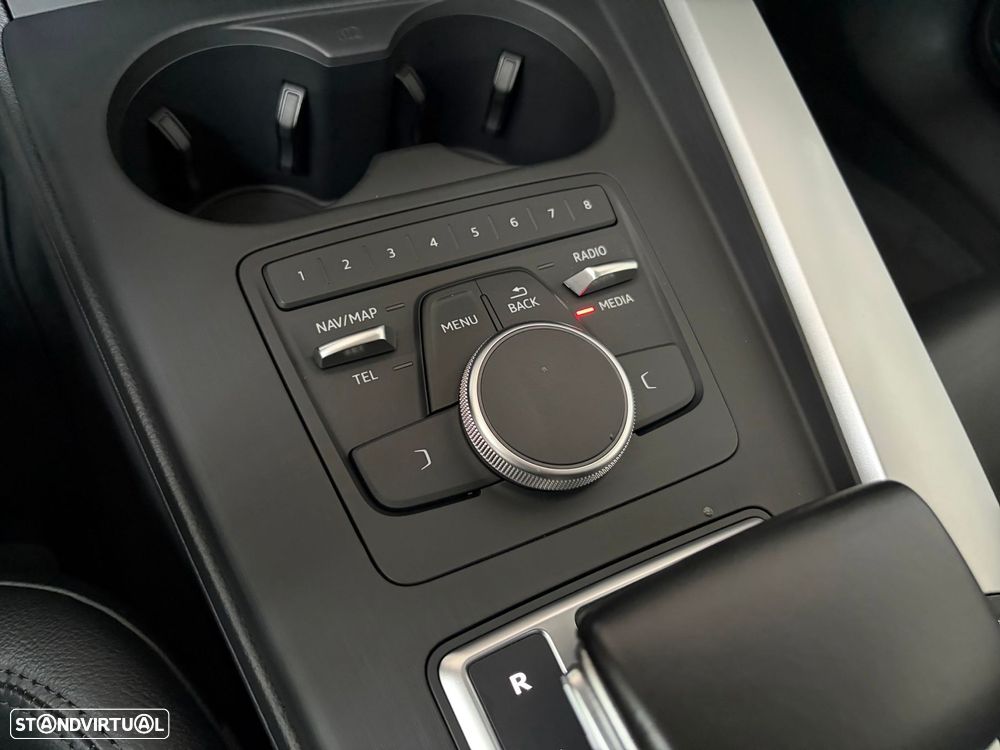 Audi A4 2.0 TDI Sport S tronic - 39