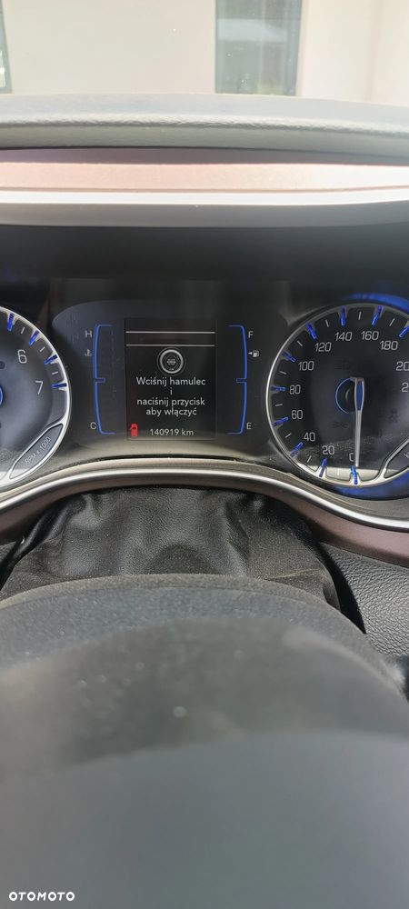 Chrysler Pacifica - 7