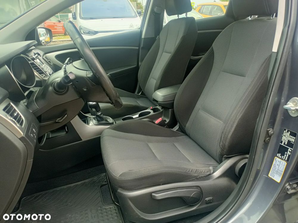 Hyundai i30 1.6 CRDi Comfort - 11