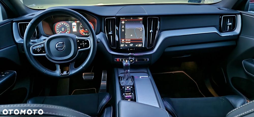 Volvo XC 60 T5 GPF AWD R-Design - 38