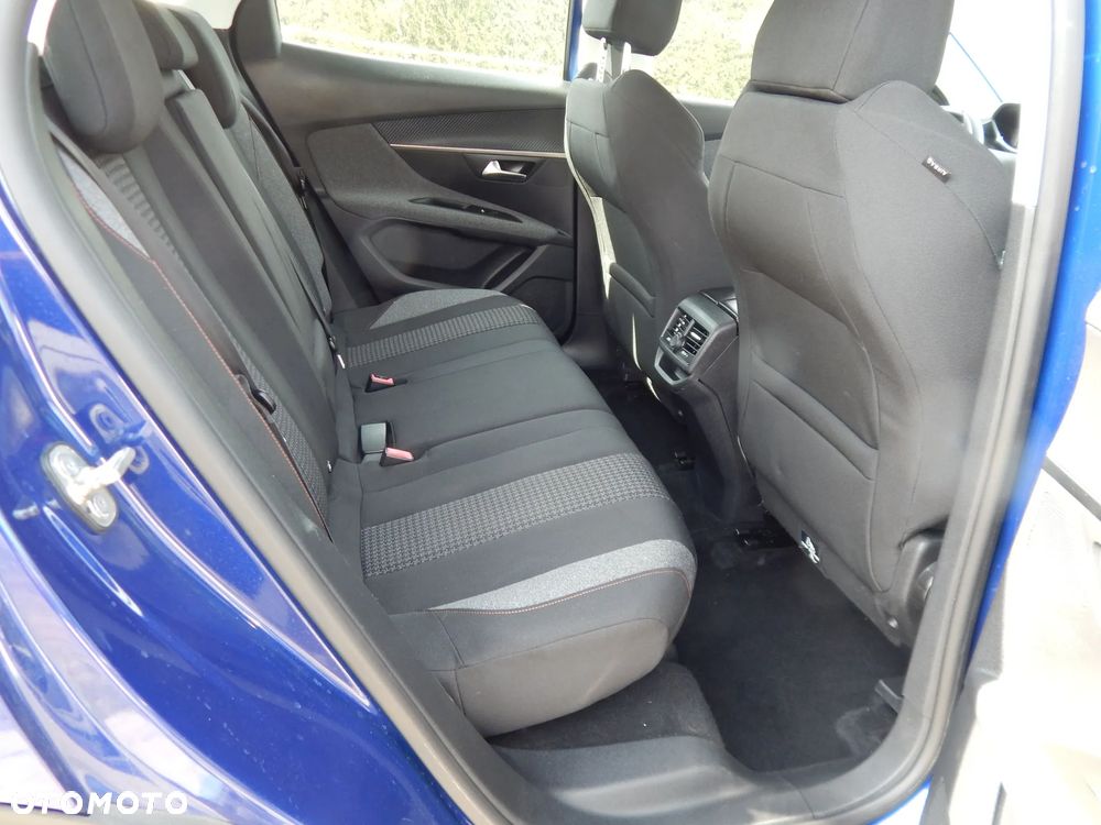 Peugeot 3008 1.2 PureTech Allure S&S - 10