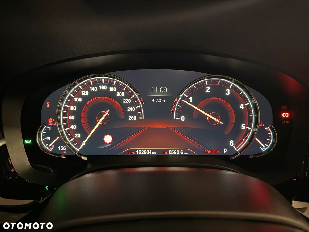 BMW Seria 5 525d Sport Line sport - 8