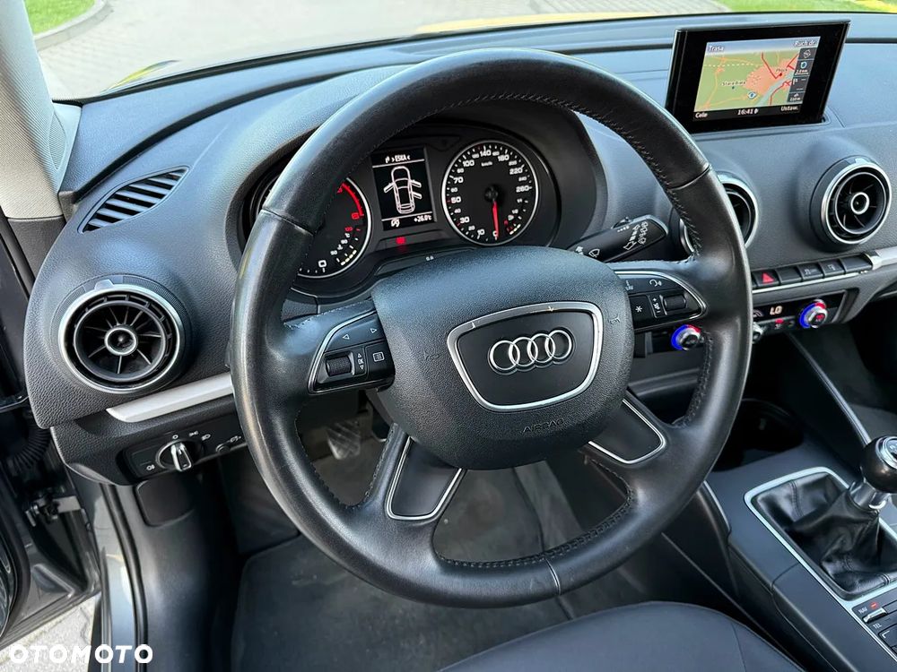 Audi A3 Sportback 1.6 TDI S line Sportpaket - 21