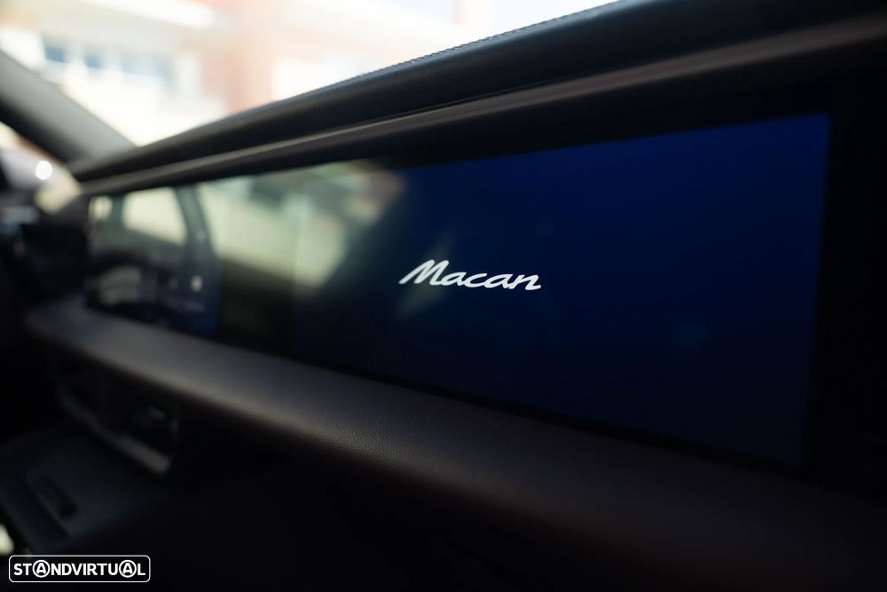 Porsche Macan Electric 4 - 30