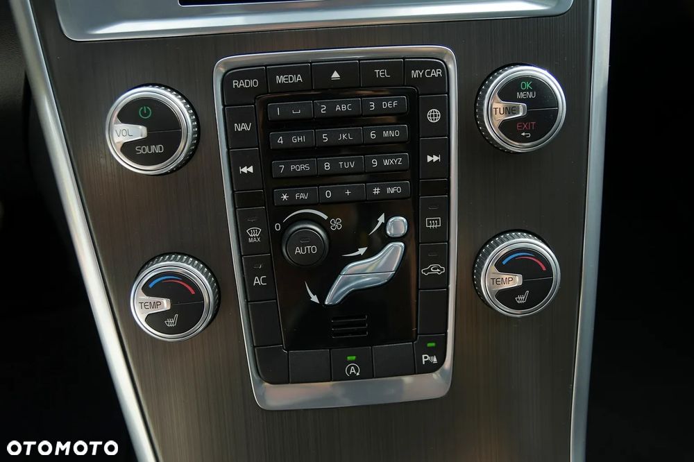 Volvo XC 60 D4 Momentum - 31