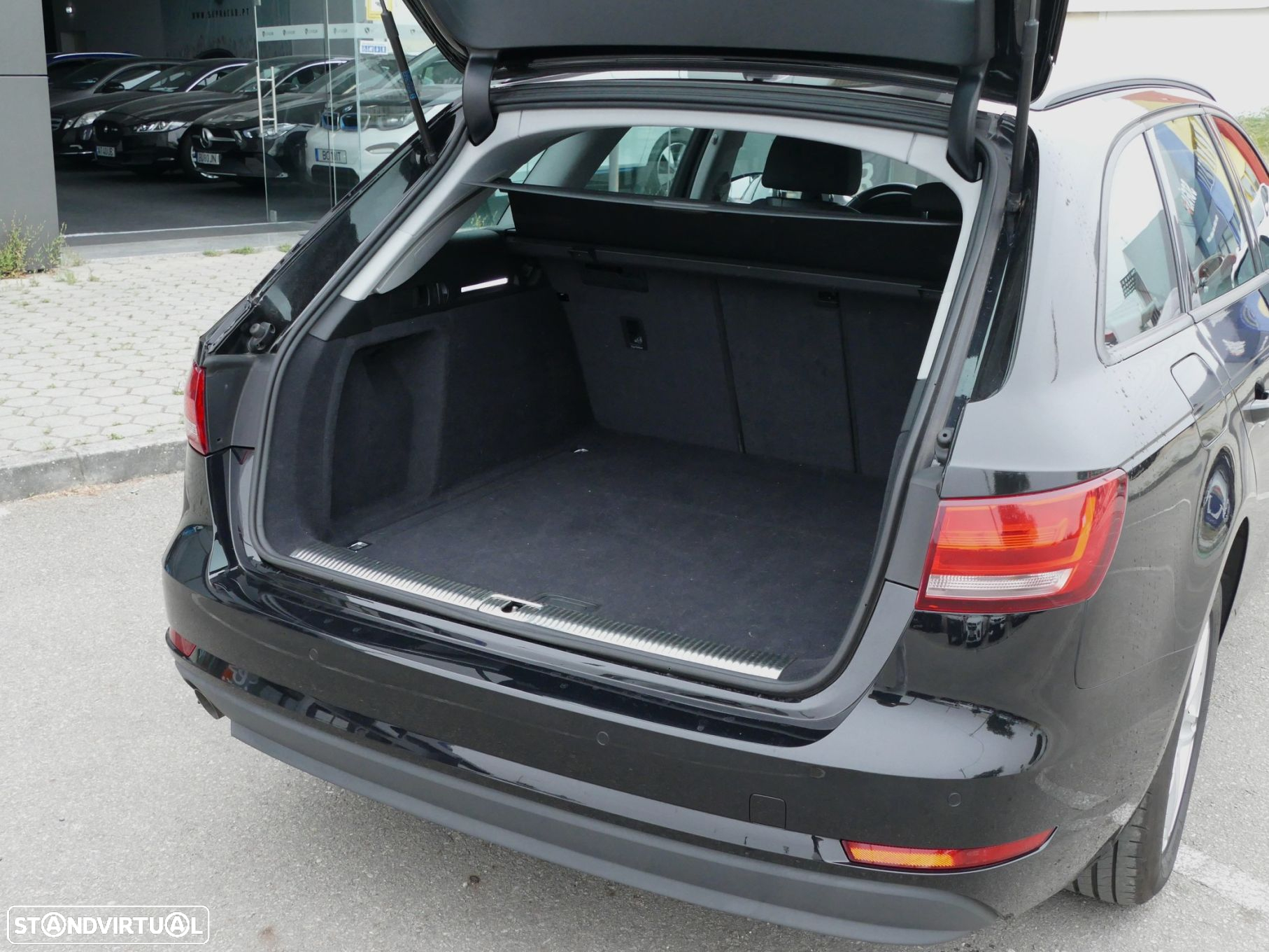 Audi A4 Avant 2.0 TDI Advance - 5