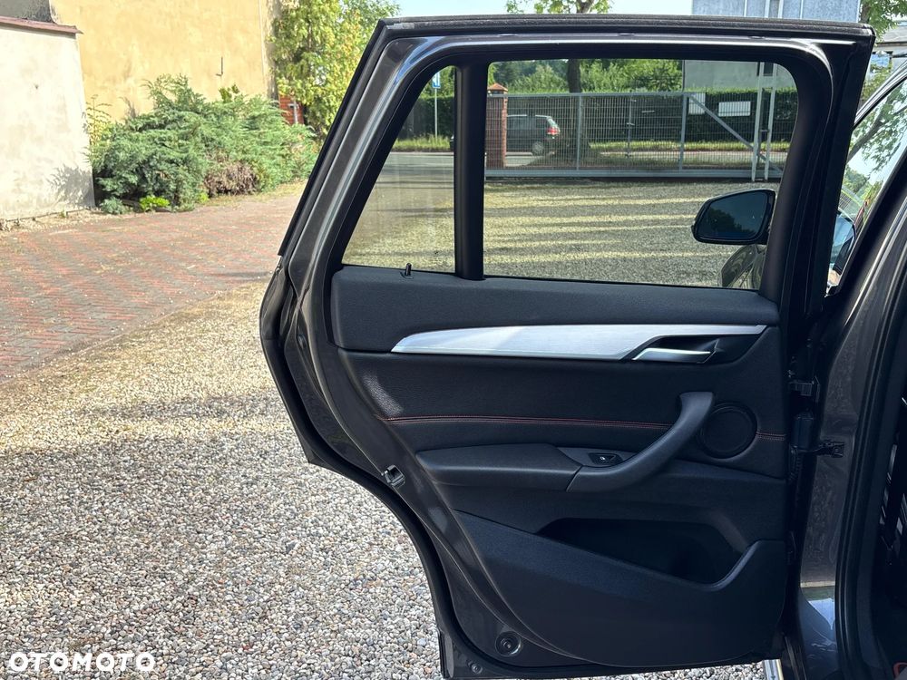 BMW X1 sDrive18d Sport Line - 12